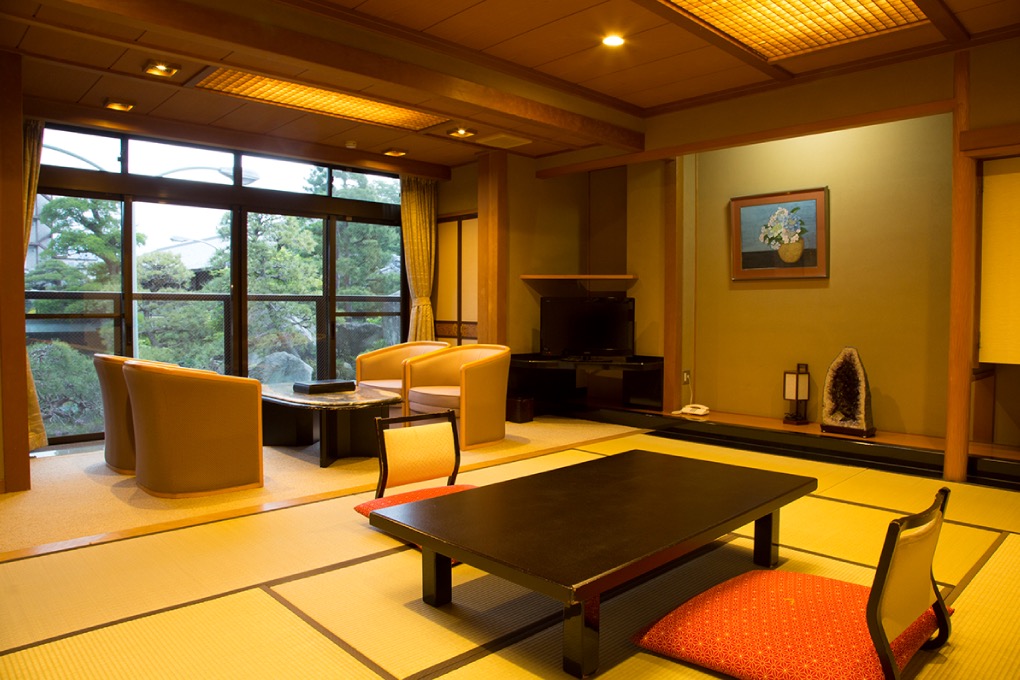 West Palace Nishi den